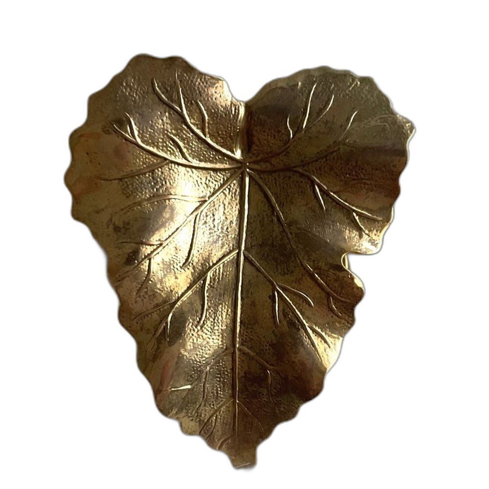 Vintage 1970s Gold Tone Textured Leaf Scarf Clip - Mid-Century Botanical Stateme